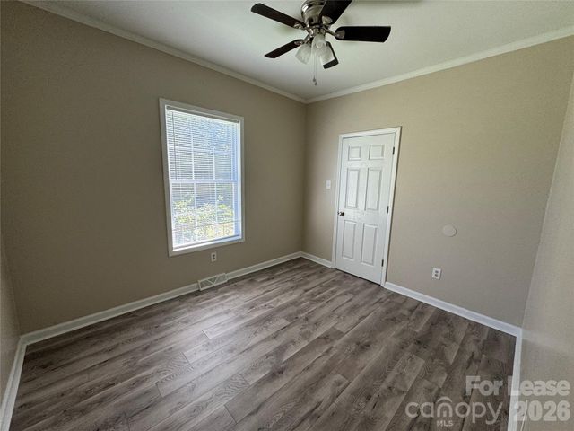 107 S Inman Avenue, Bessemer City, NC 28016