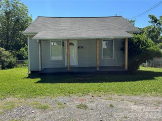 107 S Inman Avenue, Bessemer City, NC 28016