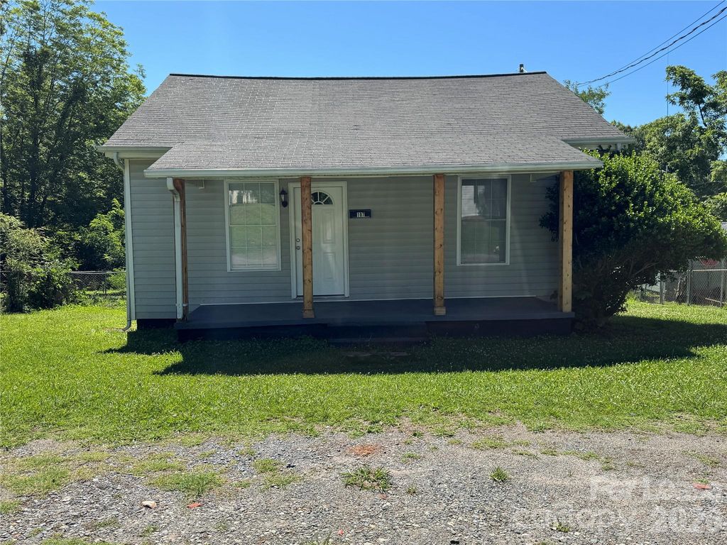 107 S Inman Avenue, Bessemer City, NC 28016
