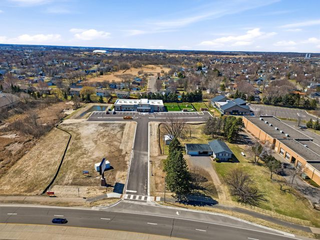 5949 Labeaux Avenue NE, Albertville, MN 55301