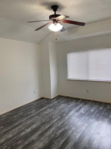 7903 Dairy View Lane, Houston, TX 77072