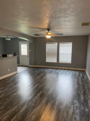 7903 Dairy View Lane, Houston, TX 77072