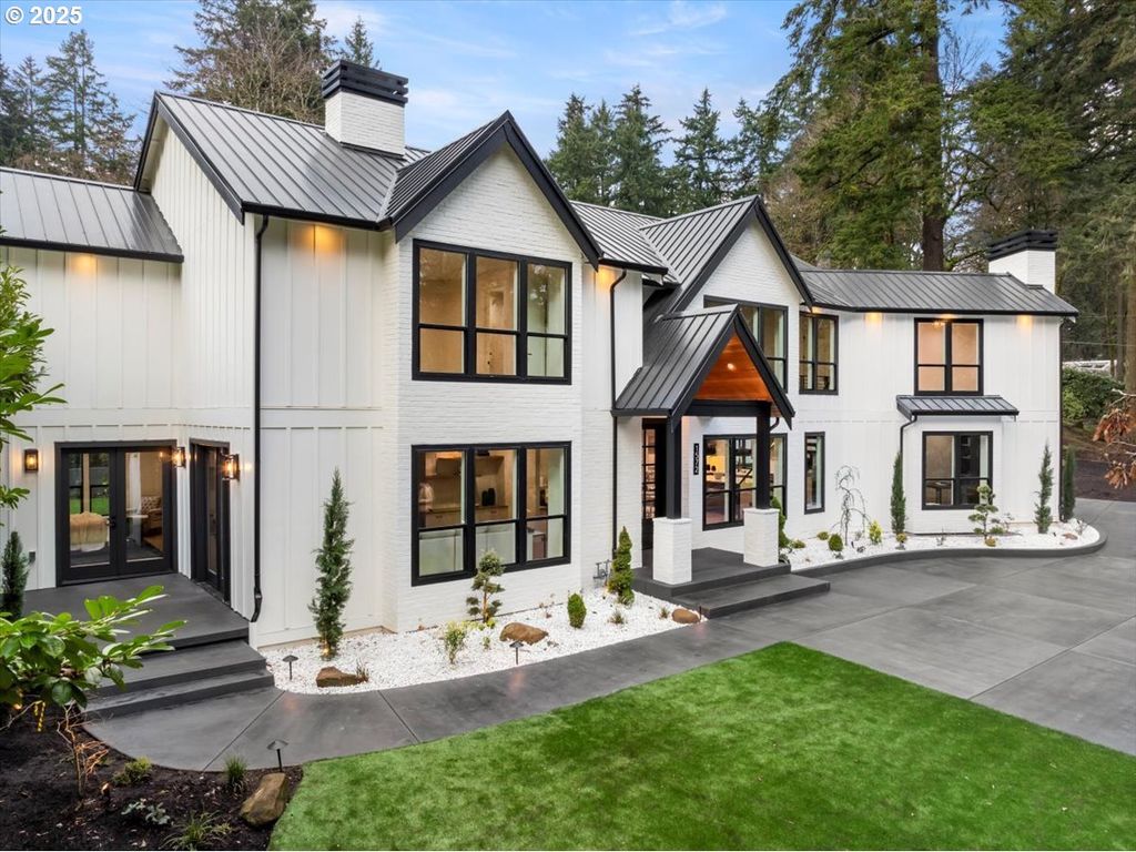 1572 CHANDLER Rd, Lake Oswego, OR 97034