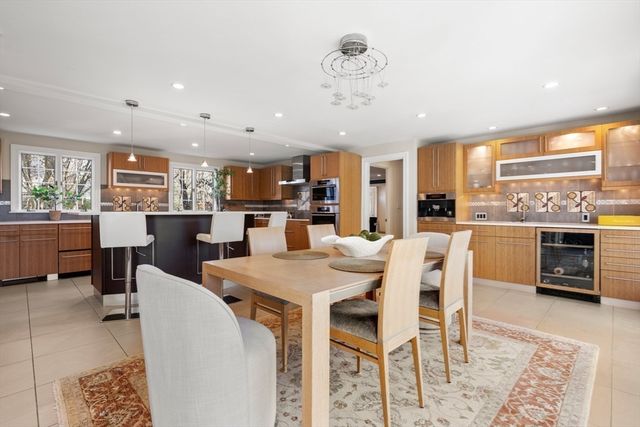 84 Royalston Rd, Wellesley, MA 02481