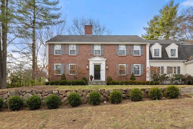 84 Royalston Rd, Wellesley, MA 02481