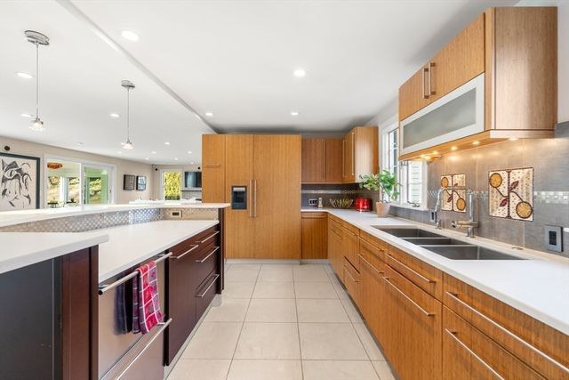 84 Royalston Rd, Wellesley, MA 02481