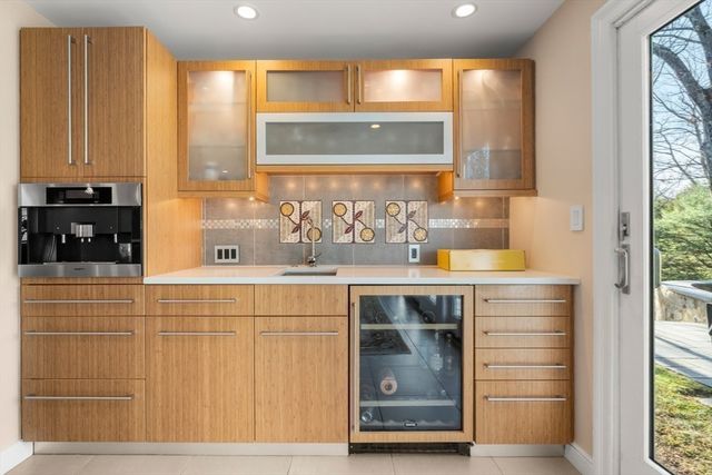 84 Royalston Rd, Wellesley, MA 02481