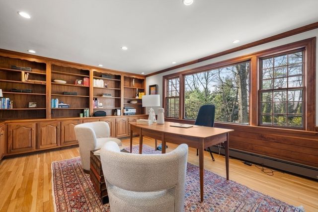 84 Royalston Rd, Wellesley, MA 02481