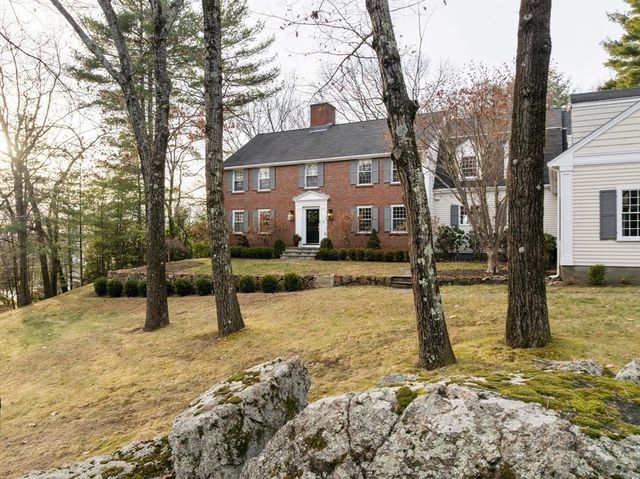 84 Royalston Rd, Wellesley, MA 02481