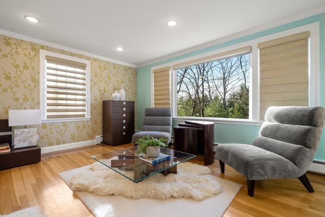 84 Royalston Rd, Wellesley, MA 02481