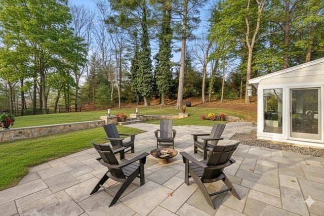 84 Royalston Rd, Wellesley, MA 02481