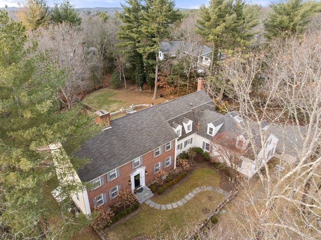 84 Royalston Rd, Wellesley, MA 02481