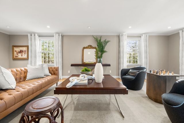 84 Royalston Rd, Wellesley, MA 02481