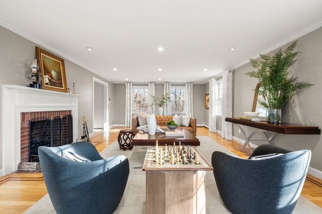 84 Royalston Rd, Wellesley, MA 02481