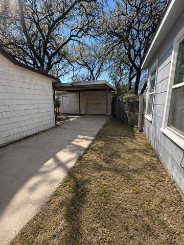 1801 Robinwood Drive, Fort Worth, TX 76111