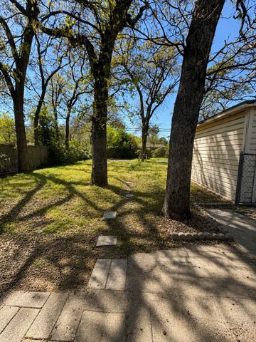 1801 Robinwood Drive, Fort Worth, TX 76111