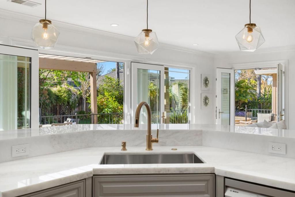 Image 14 of property listing at 6 El Sereno Drive, San Carlos, CA 94070