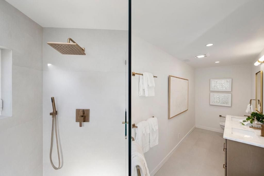 Image 26 of property listing at 6 El Sereno Drive, San Carlos, CA 94070