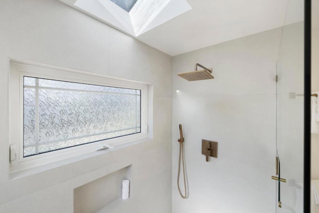 Image 31 of property listing at 6 El Sereno Drive, San Carlos, CA 94070