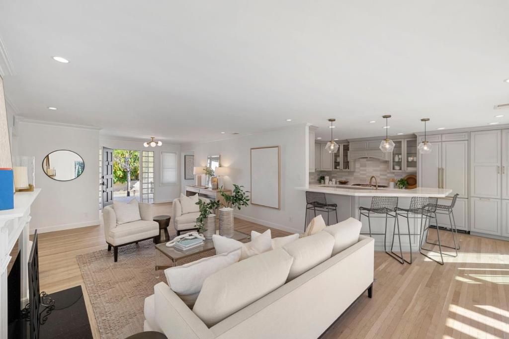 Image 8 of property listing at 6 El Sereno Drive, San Carlos, CA 94070