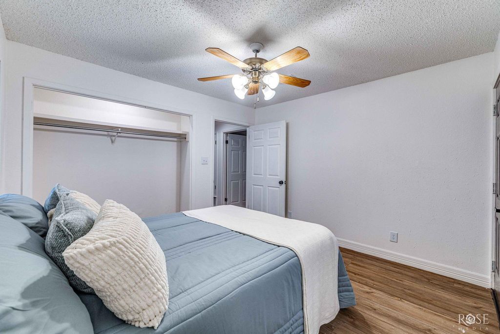 Image 16 of property listing at 210 W 10th Street, San Angelo, TX 76903
