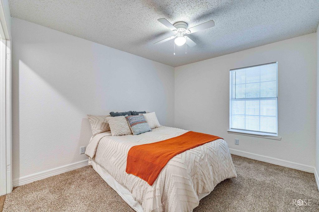 Image 19 of property listing at 210 W 10th Street, San Angelo, TX 76903