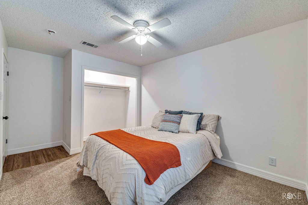 Image 20 of property listing at 210 W 10th Street, San Angelo, TX 76903
