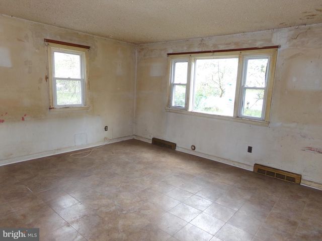 682 JACKSON RD, Atco, NJ 08004