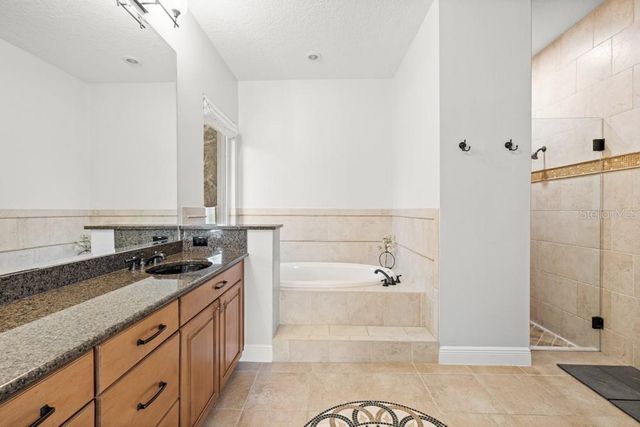 527 W BLUE WATER EDGE DRIVE, Eustis, FL 32736