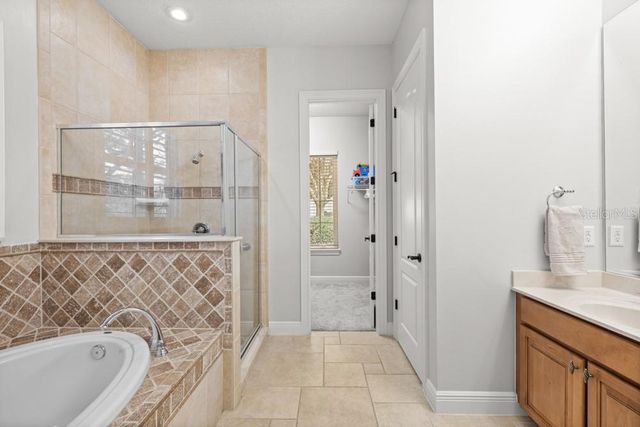 527 W BLUE WATER EDGE DRIVE, Eustis, FL 32736