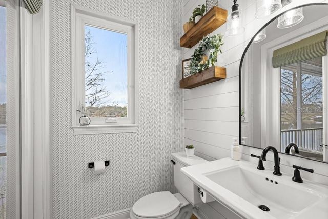 527 W BLUE WATER EDGE DRIVE, Eustis, FL 32736