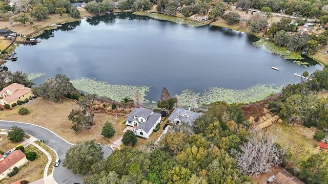 527 W BLUE WATER EDGE DRIVE, Eustis, FL 32736
