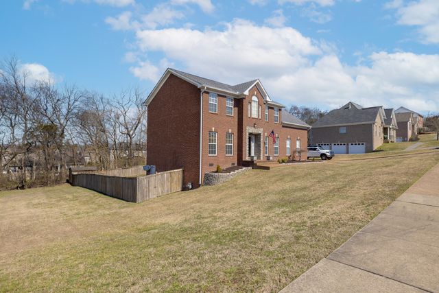 121 Buckhaven Dr, Hendersonville, TN 37075