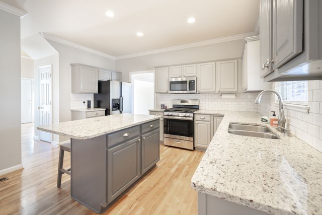 121 Buckhaven Dr, Hendersonville, TN 37075