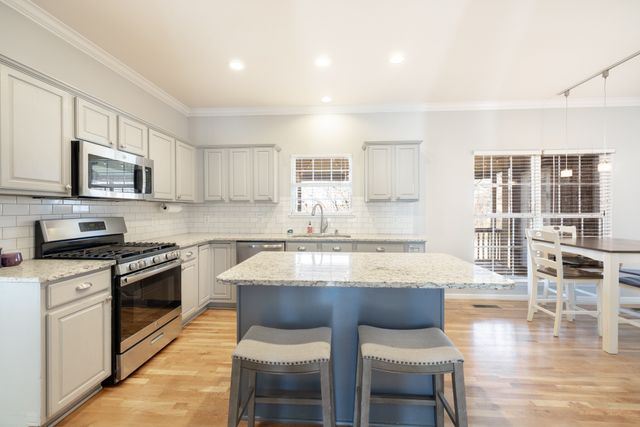 121 Buckhaven Dr, Hendersonville, TN 37075