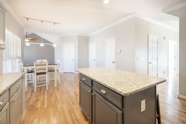 121 Buckhaven Dr, Hendersonville, TN 37075