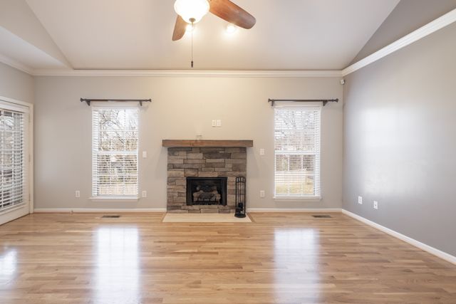 121 Buckhaven Dr, Hendersonville, TN 37075