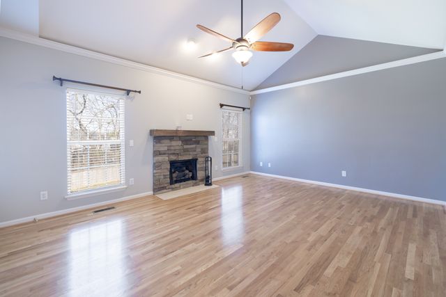 121 Buckhaven Dr, Hendersonville, TN 37075