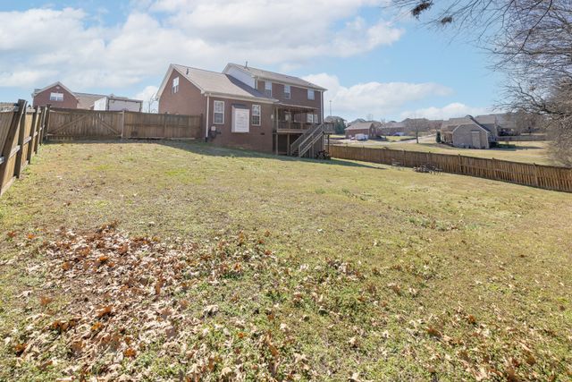 121 Buckhaven Dr, Hendersonville, TN 37075