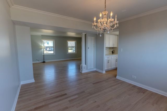 4345 Mumford Drive, Hoffman Estates, IL 60192