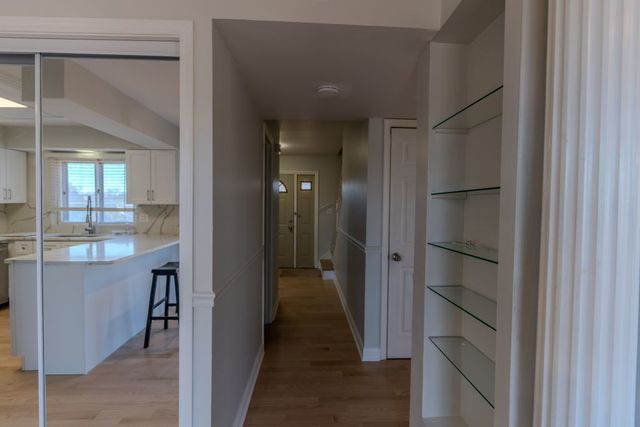 4345 Mumford Drive, Hoffman Estates, IL 60192