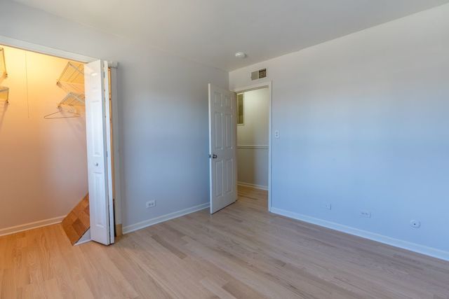 4345 Mumford Drive, Hoffman Estates, IL 60192