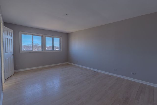 4345 Mumford Drive, Hoffman Estates, IL 60192