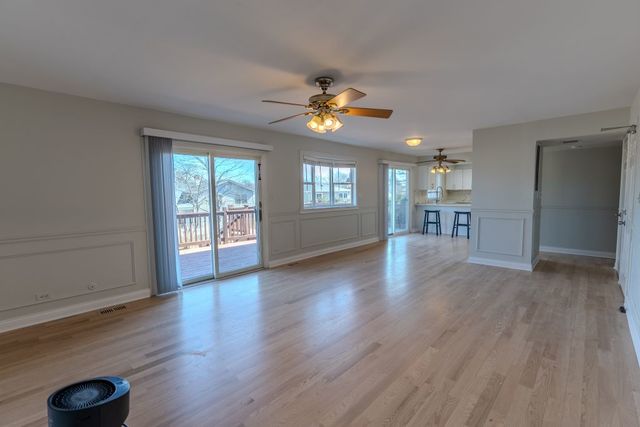 4345 Mumford Drive, Hoffman Estates, IL 60192