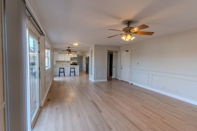 4345 Mumford Drive, Hoffman Estates, IL 60192