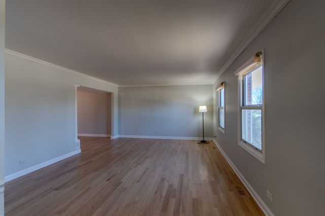 4345 Mumford Drive, Hoffman Estates, IL 60192