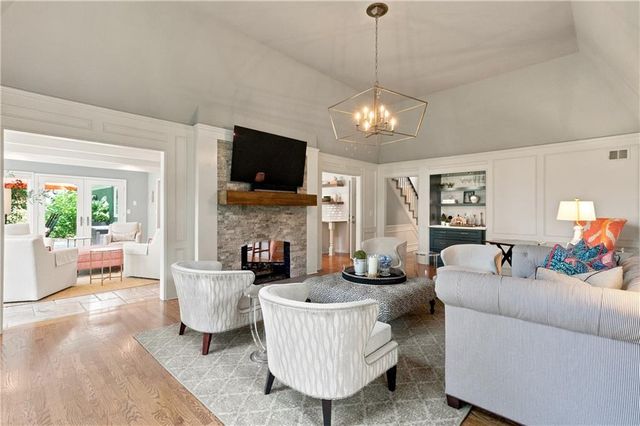 12603 Pawnee Lane, Leawood, KS 66209