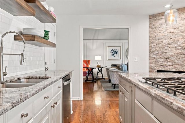 12603 Pawnee Lane, Leawood, KS 66209