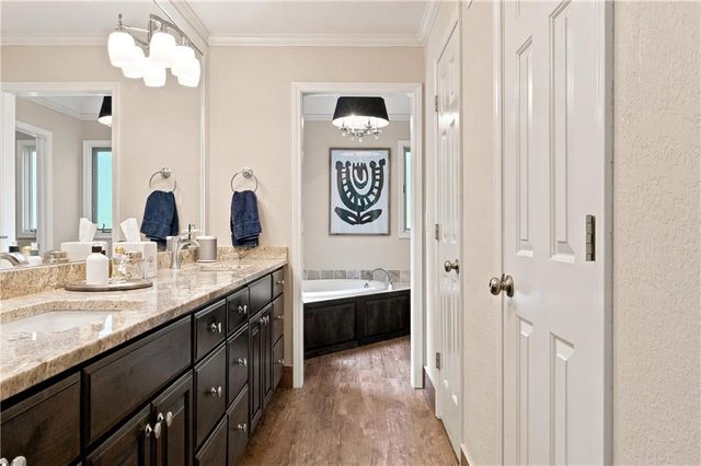 12603 Pawnee Lane, Leawood, KS 66209
