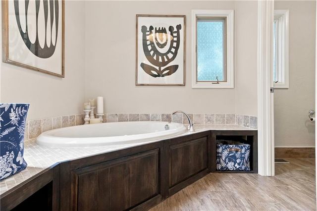 12603 Pawnee Lane, Leawood, KS 66209